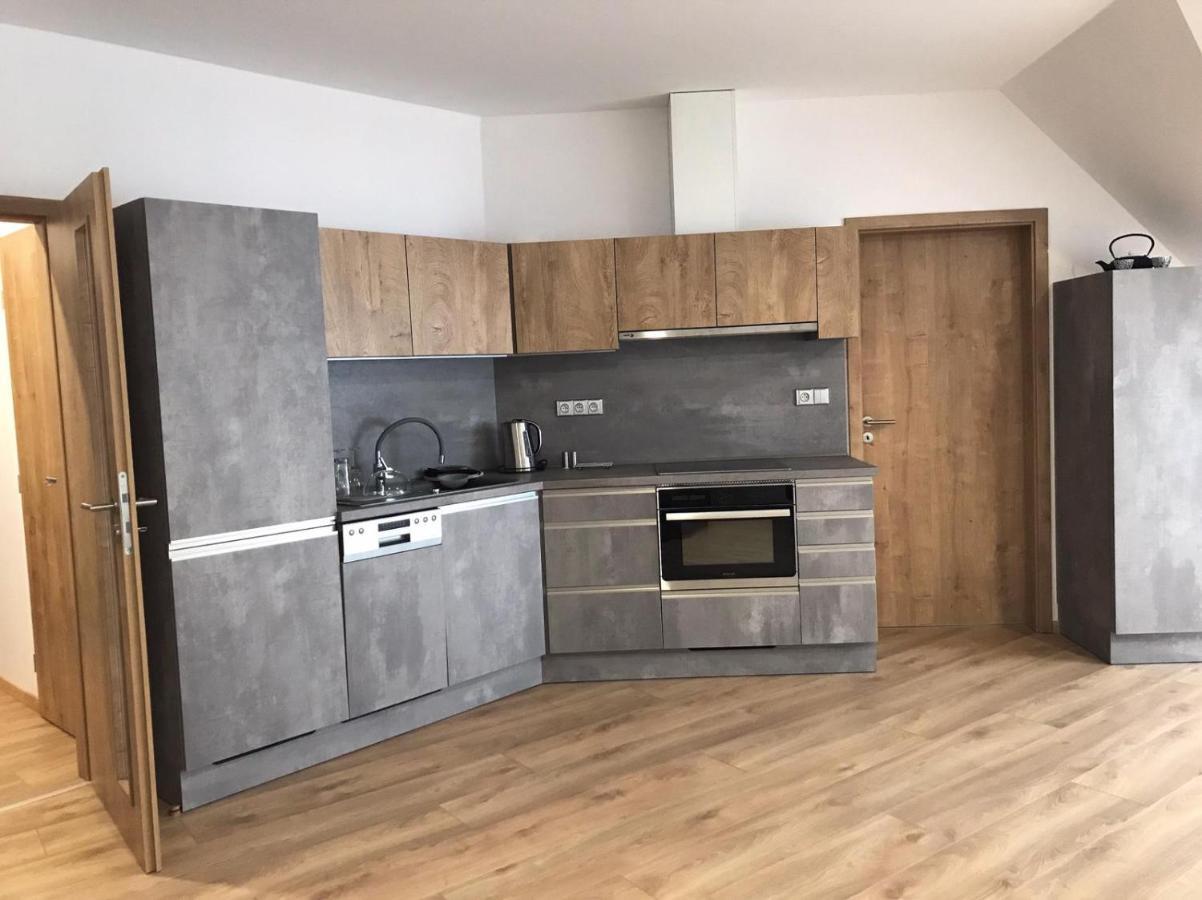 Апартаменты Apartman T5 Врхлаби Экстерьер фото